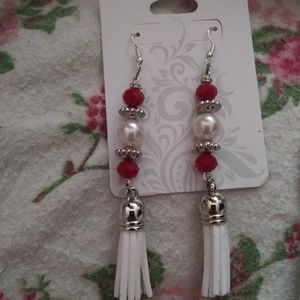 Selling a beautiful earings set